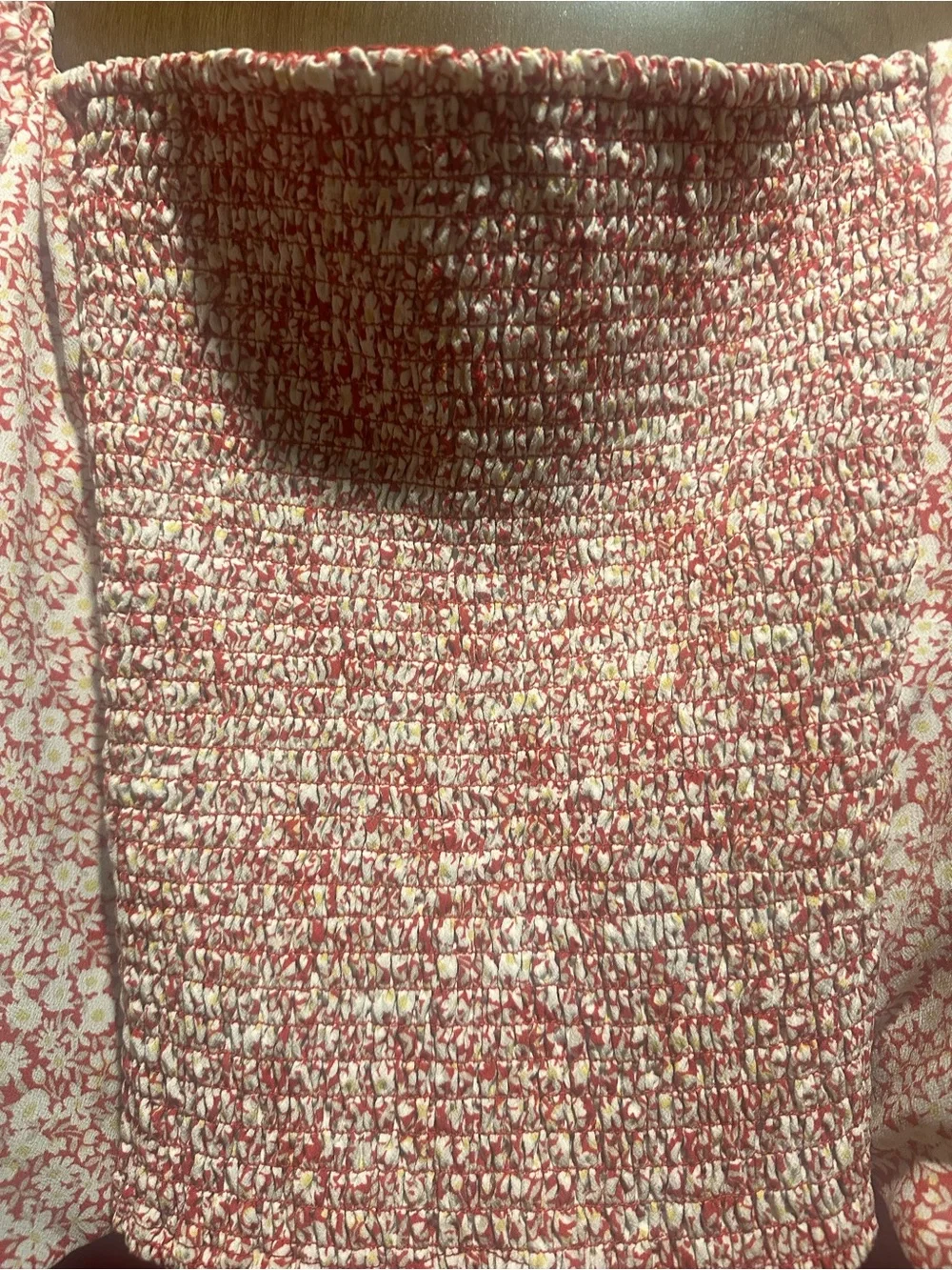 Abercrombie & Fitch Red and Cream Floral Puff Sleeve Top